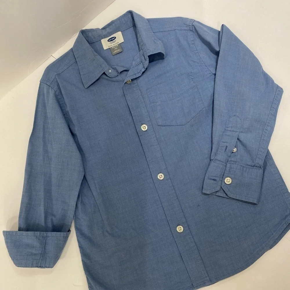 like new ⭐️OLD NAVY 👕BOY SHIRT XS/5